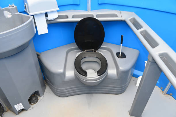 Best Porta potty rental near me  in Forest Lake, MN